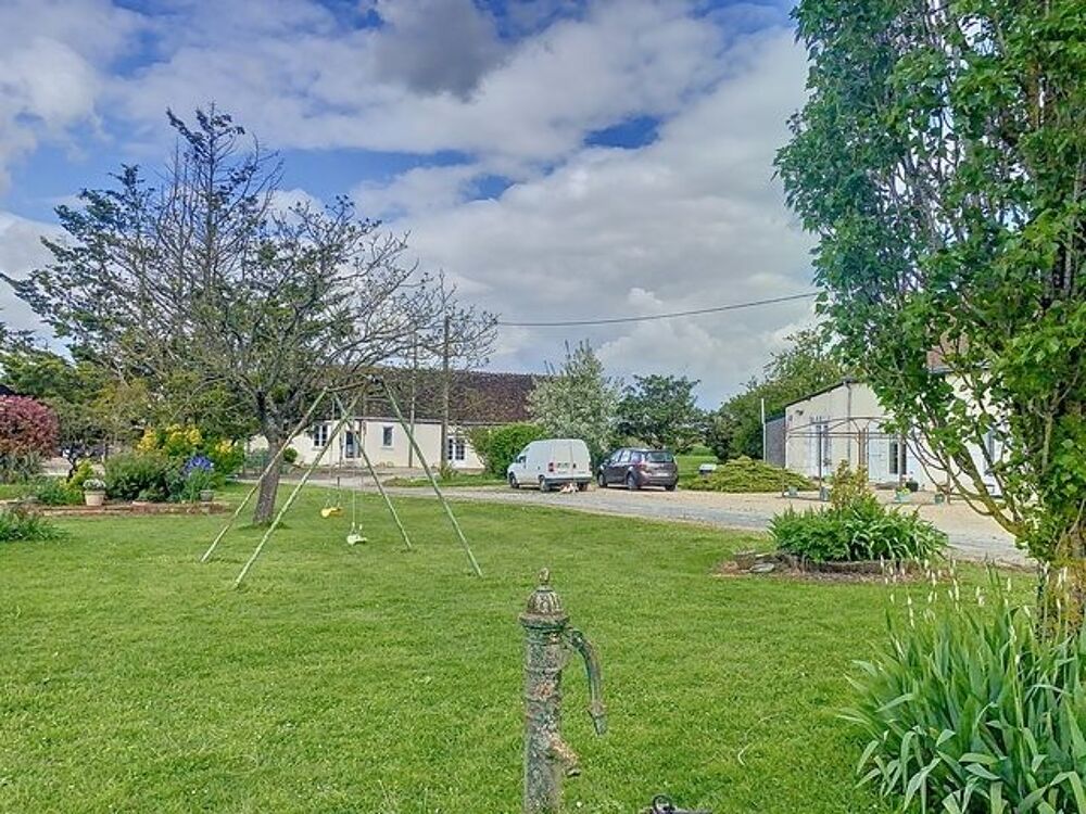 Vente Maison LONGERE EN BON ETAT AVEC BEAUCOUP DE DEPENDANCES Neuillé-le-lierre