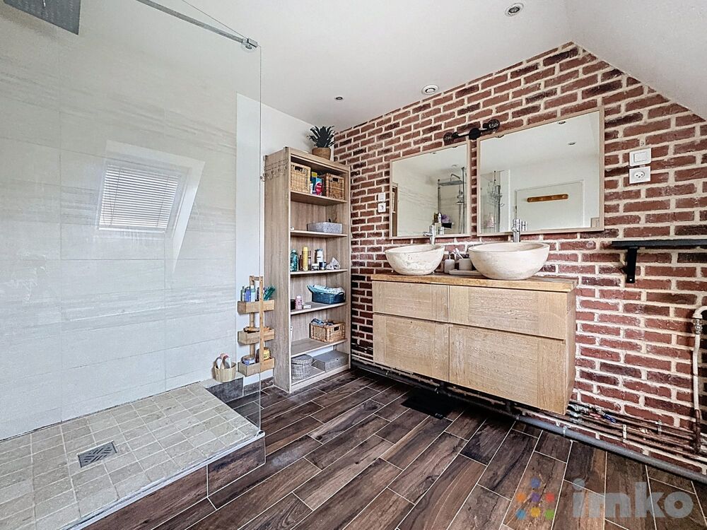 Maison semi individuelle, 4 chambres, jardin, garage et places d