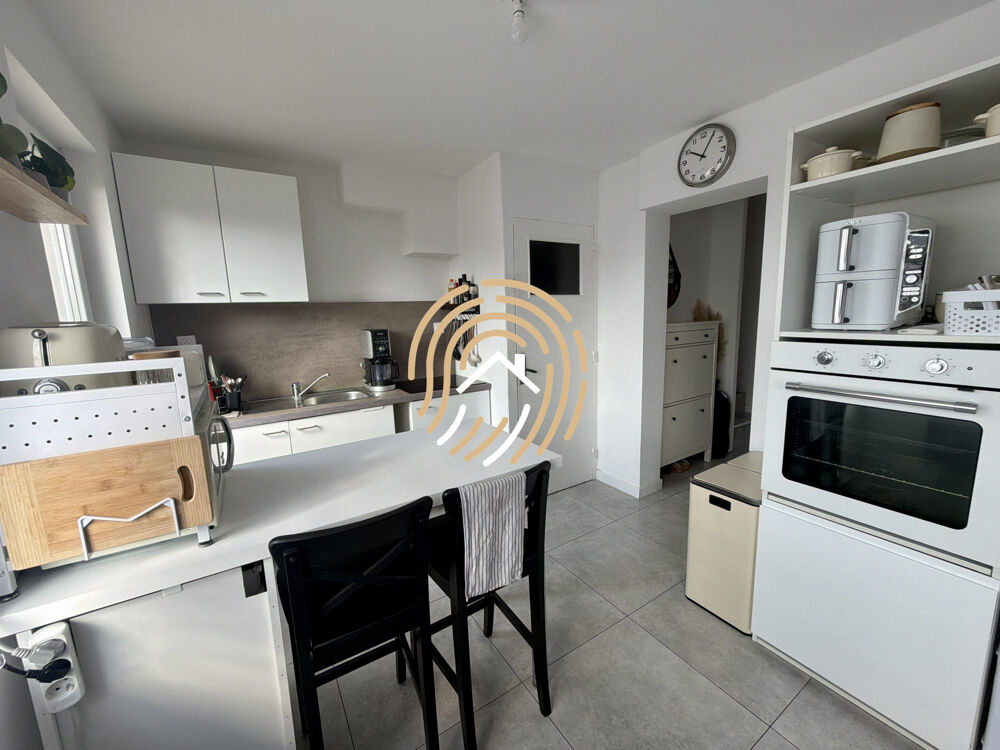 Maison semi-individuelle entièrement rénovée  3 chambres ?