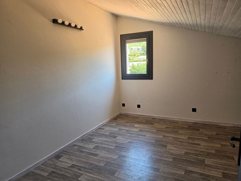 Vente Maison Maison familiale avec piscine et terrain constructible Ruoms