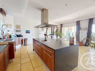  Maison � vendre 6 pi�ces 216 m�