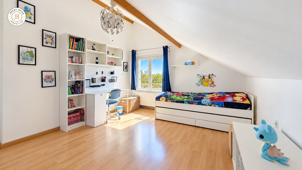 Vente Maison Perriere une maison familiale 142 m² avec jardin, atelier et 3 c Vénissieux