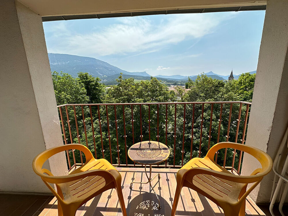 Immeuble 776m2 terrain 1700m2