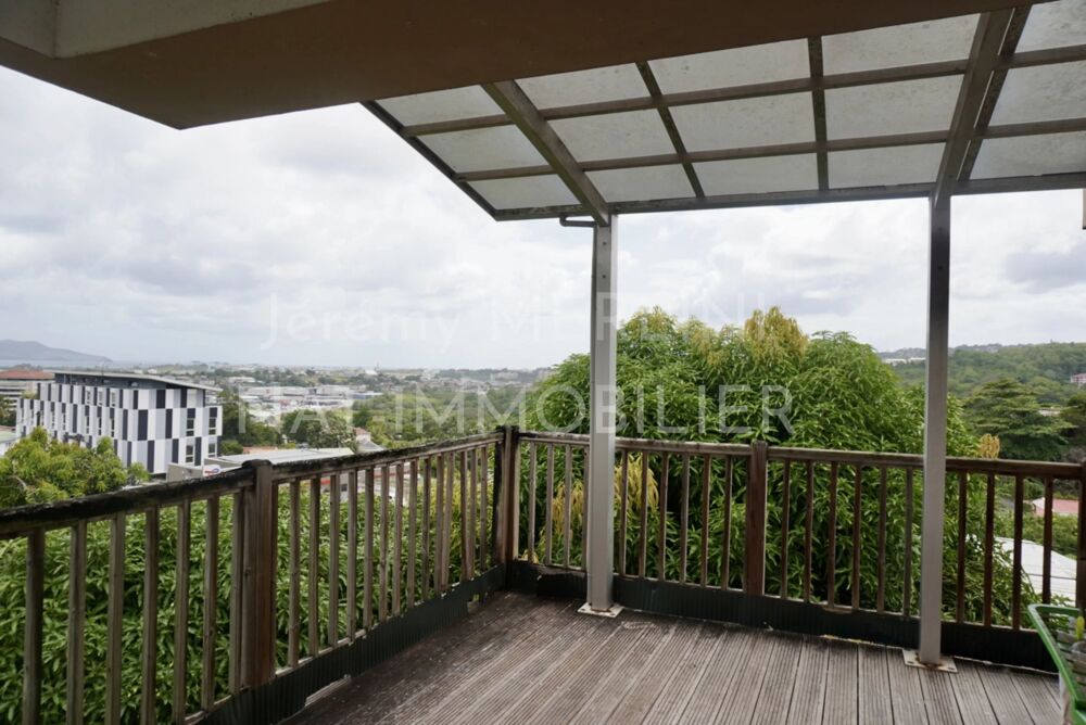 Vente Maison Villa avec appartement indépendant - Secteur Acajou Lamentin