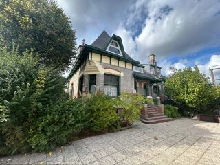  Villa  vendre 8 pices 295 m