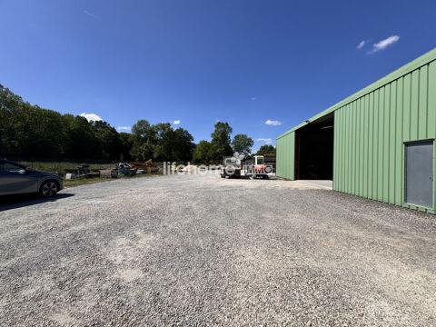   Entrepot 600 m² + Bureaux et terrain de près de 3500 m² 