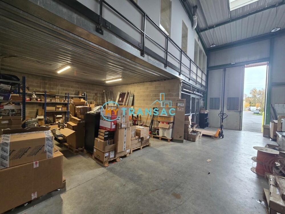   EXCLUSIVITE - A VENDRE - MY TRANSAC vous propose à la vente un local industriel avec Porte sectionnelle et bureaux , à SAINT THI 