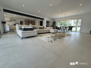  Maison à vendre 7 pièces 242 m²