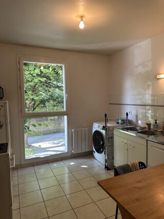  Appartement à louer 3 pièces 65 m²