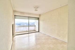  Appartement à louer 3 pièces 73 m²