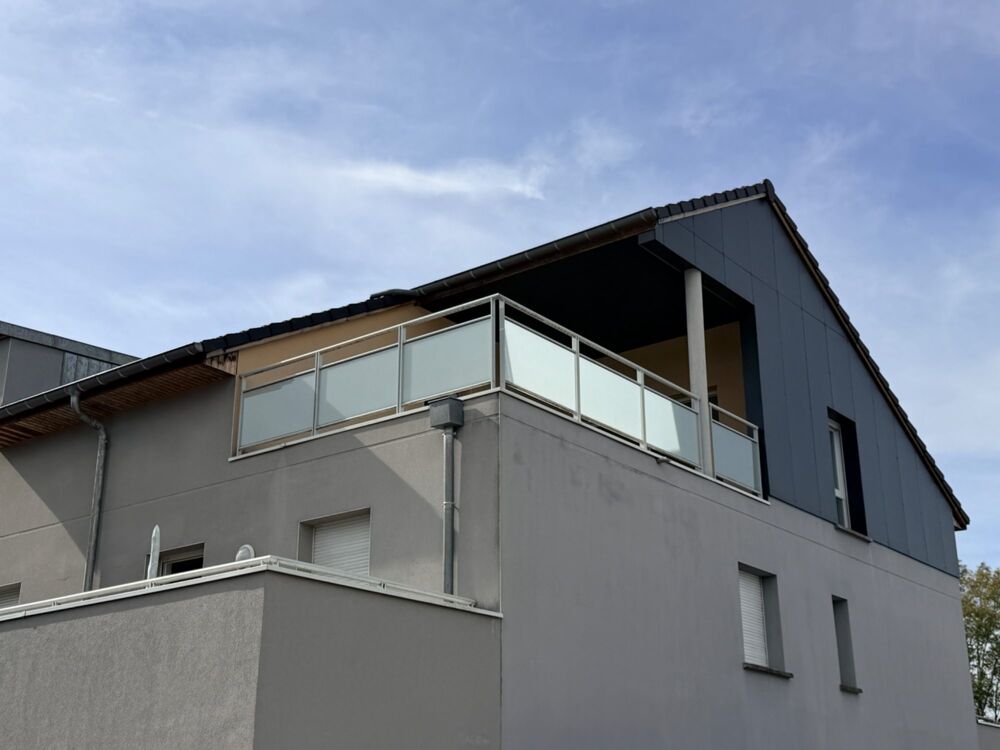 Appartement lumineux 3 pièces avec terrasse et garage à Besançon