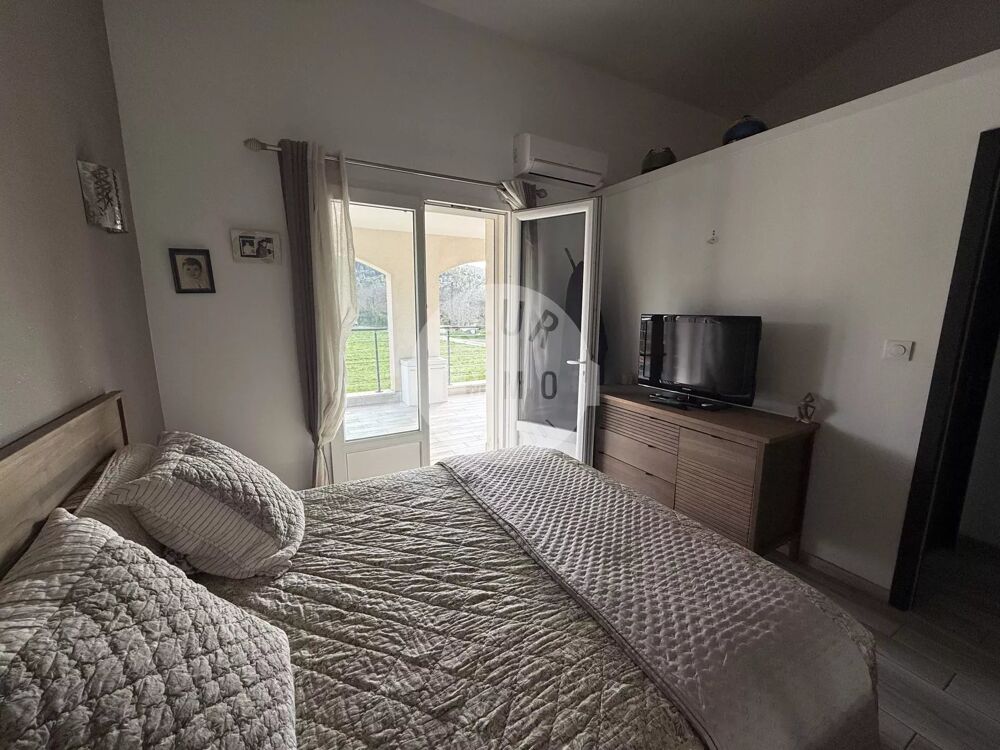 � vendre  Maison Saint-Zacharie (83640)