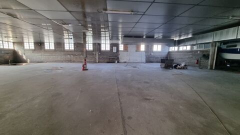   À LOUER ? Bâtiment professionnel de 1 310 m² à 10 minutes de Montargis 