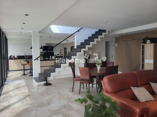  Villa � vendre 5 pi�ces 234 m�