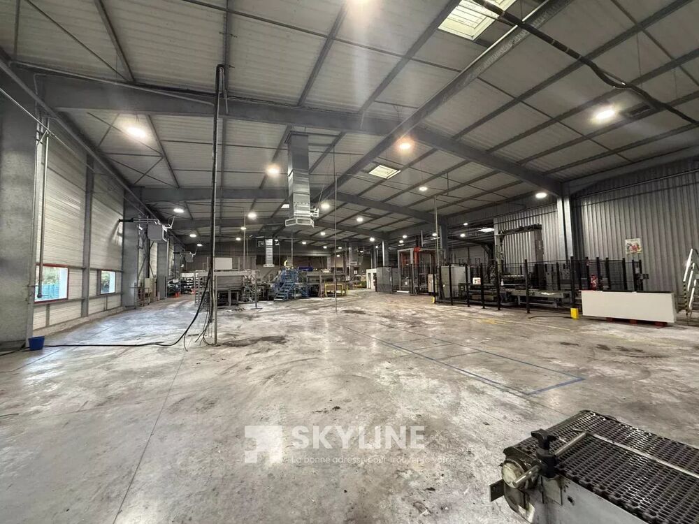   SITE INDUSTRIEL D'EXCEPTION - 23 000 m² - +5 HECTARES DE TERRAIN 