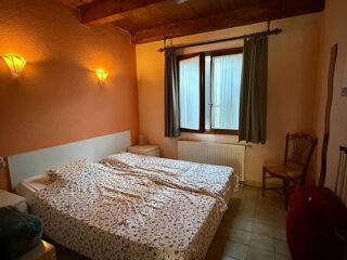  Villa à vendre 10 pièces 3240 m²