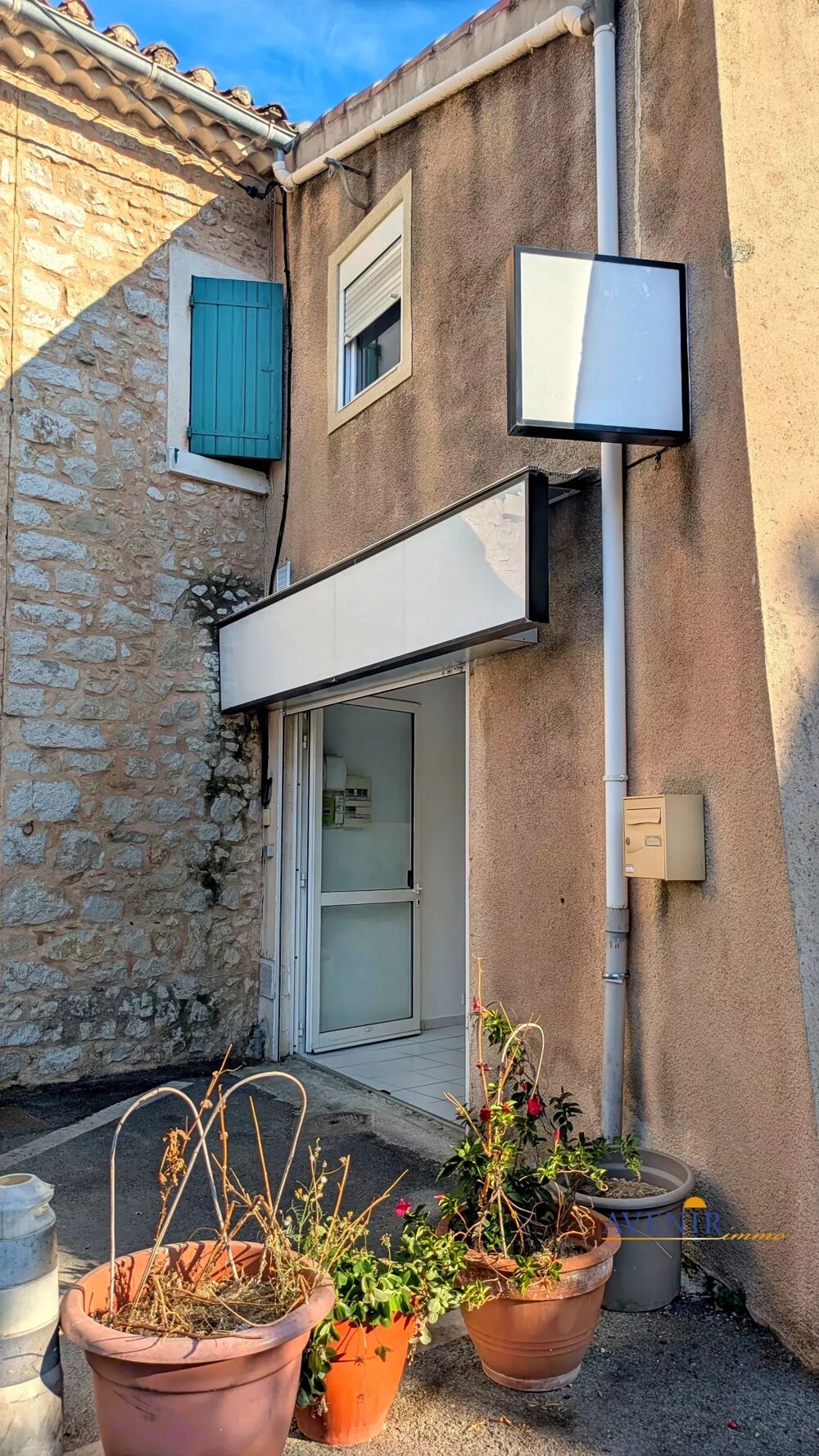   À VENDRE - Local commercial de 30 m² transformable en appartement - Plan-de-Cuques Plan-de-cuques