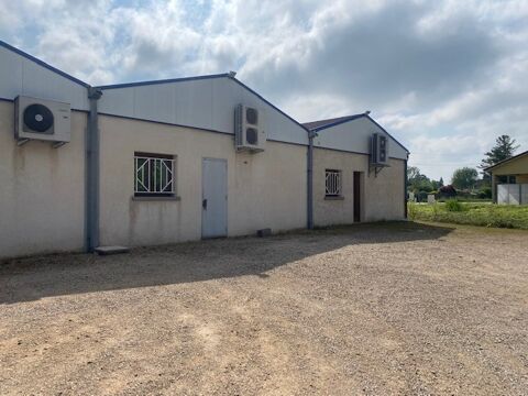   MONTREVEL EN BRESSE - A VENDRE 3 LOCAUX COMMERCIAUX 