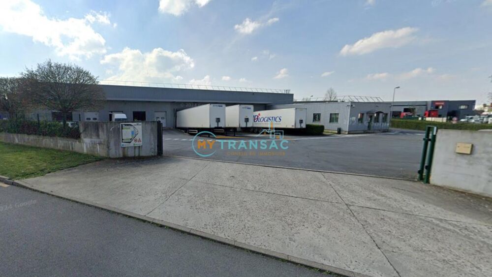   A LOUER Brie-Comte-Robert Messagerie de 3 541m² 