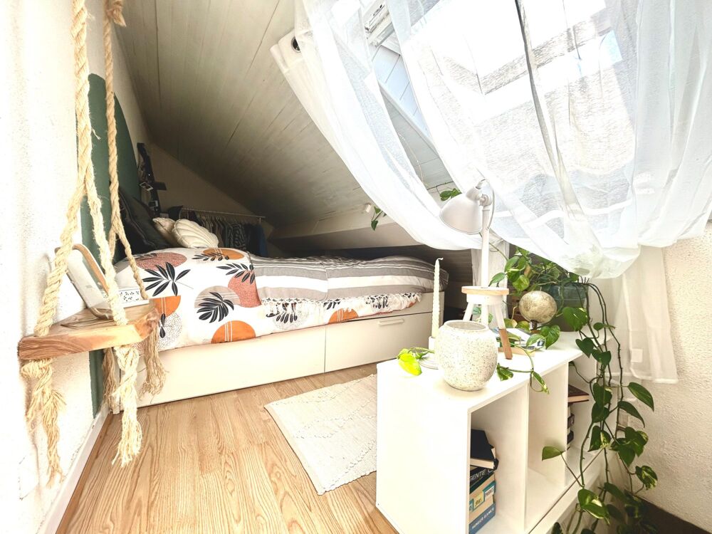 Location Appartement T1 bis avec mezzanine - Rue des Arènes à Besançon Besançon