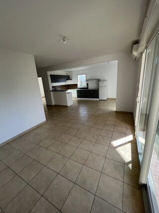 Appartement à louer 3 pièces 67 m²