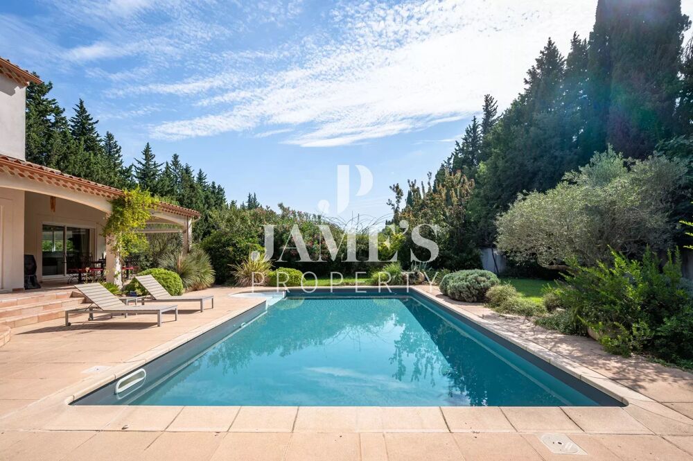 à vendre  Maison Fontvieille (13990)