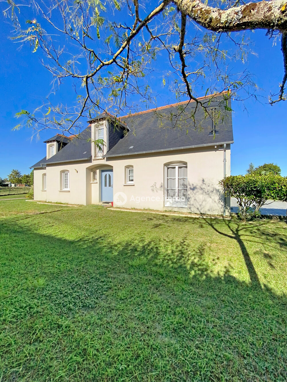 Vente Maison Maison de qualité aux volumes exceptionnels-224 m2-Piscine- Channay-sur-lathan