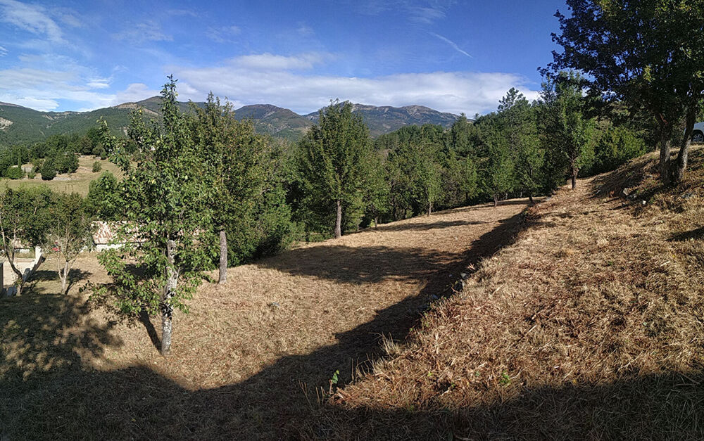 Vente Terrain Vente Terrain 2126 m² à Castellane 69 950 ¤ Castellane
