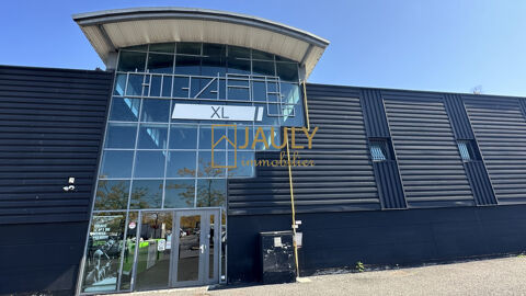   Local d'activité en zone commerciale 2 800 m² 
