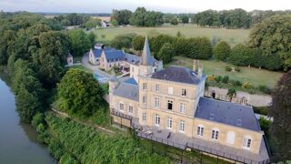  Maison à vendre 15 + pièces 700 m²