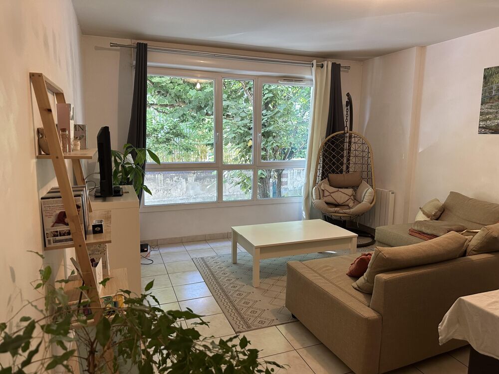 Rare sur VERNON ! Appartement meublé de qualité dans une résidence récente, en centre-ville et à 2 pas des quais de Seine.