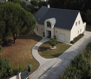 Maison 6 pièces 206 m² · à Saint-Cyr-sur-Loire · 206 m² · 860 000 €