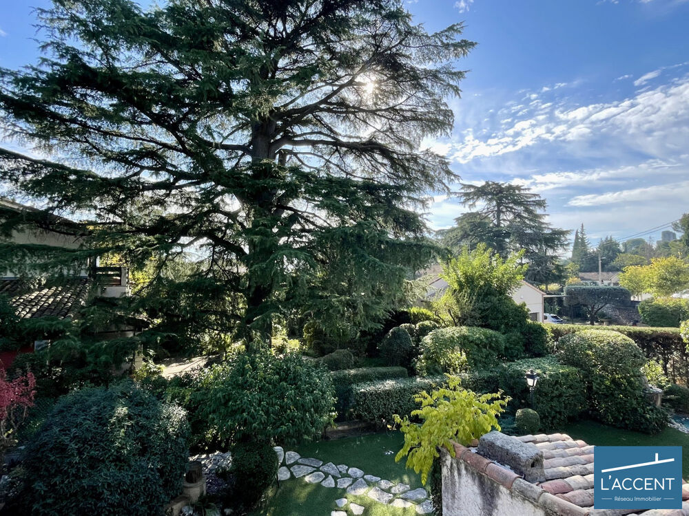 MAISON D 'ARCHITECTE DE 239M2 SUR UN TERRAIN DE 1112 M2