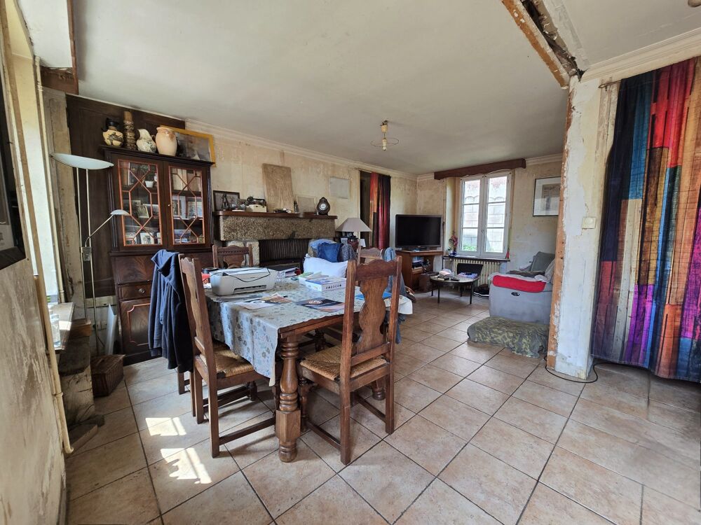 Maison en pierre à rénover - Centre Bourg