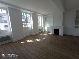  Appartement à louer 1 pièce 56 m²