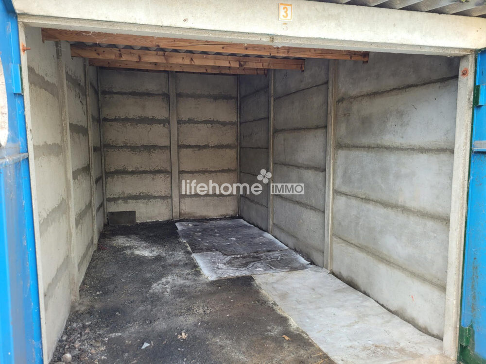 Vente Parking/Garage Parking Exterieur 650 m2 / Garages ferms 16 places 21m2 Montluon