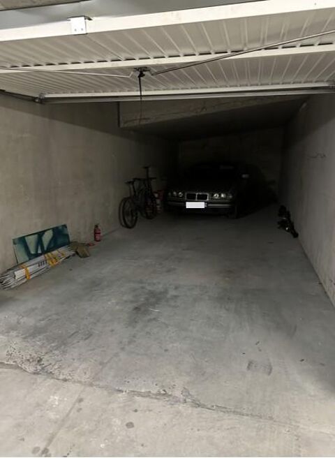  Parking / Garage  louer 