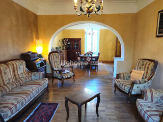  Maison � vendre 9 pi�ces 295 m�