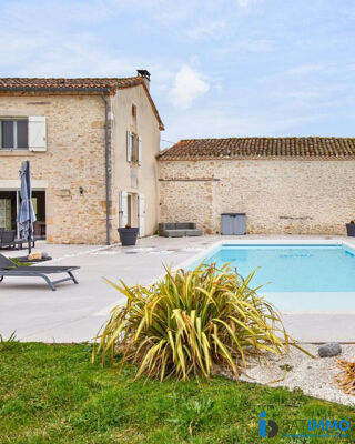  Maison � vendre 8 pi�ces 308 m�