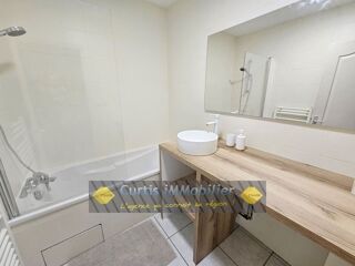  Appartement à louer 3 pièces 79 m²