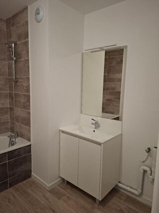  Appartement à louer 3 pièces 67 m²