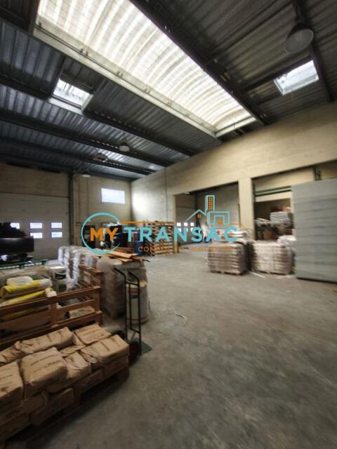   BRIE COMTE ROBERT - MY TRANSAC vous propose des locaux d'activité avec Bureaux d'accompagnement d'une surface 245 m² à 425 m² 