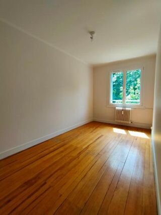  Appartement à louer 3 pièces 57 m²