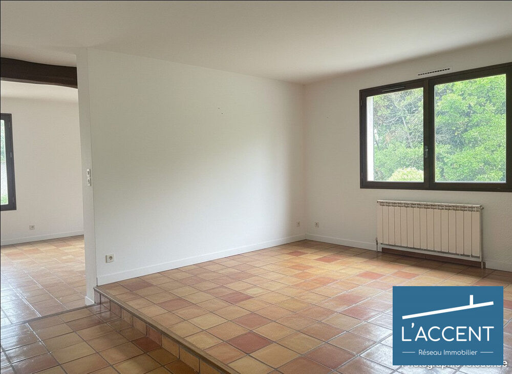 MAISON D 'ARCHITECTE DE 239M2 SUR UN TERRAIN DE 1112 M2
