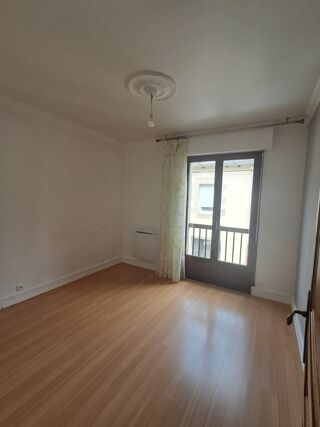  Appartement à louer 3 pièces 79 m²