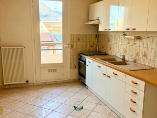  Appartement à louer 4 pièces 87 m²