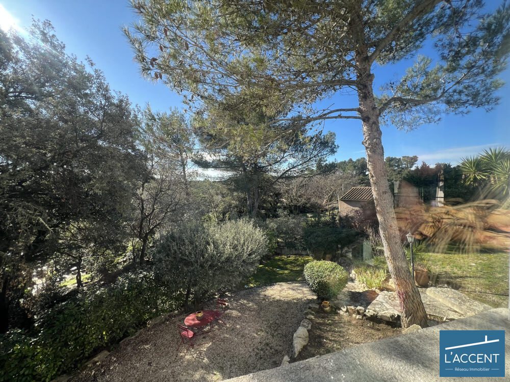 VILLA À L'ABRI DES REGARDS