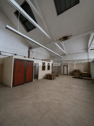  Immeuble à vendre 447 m²