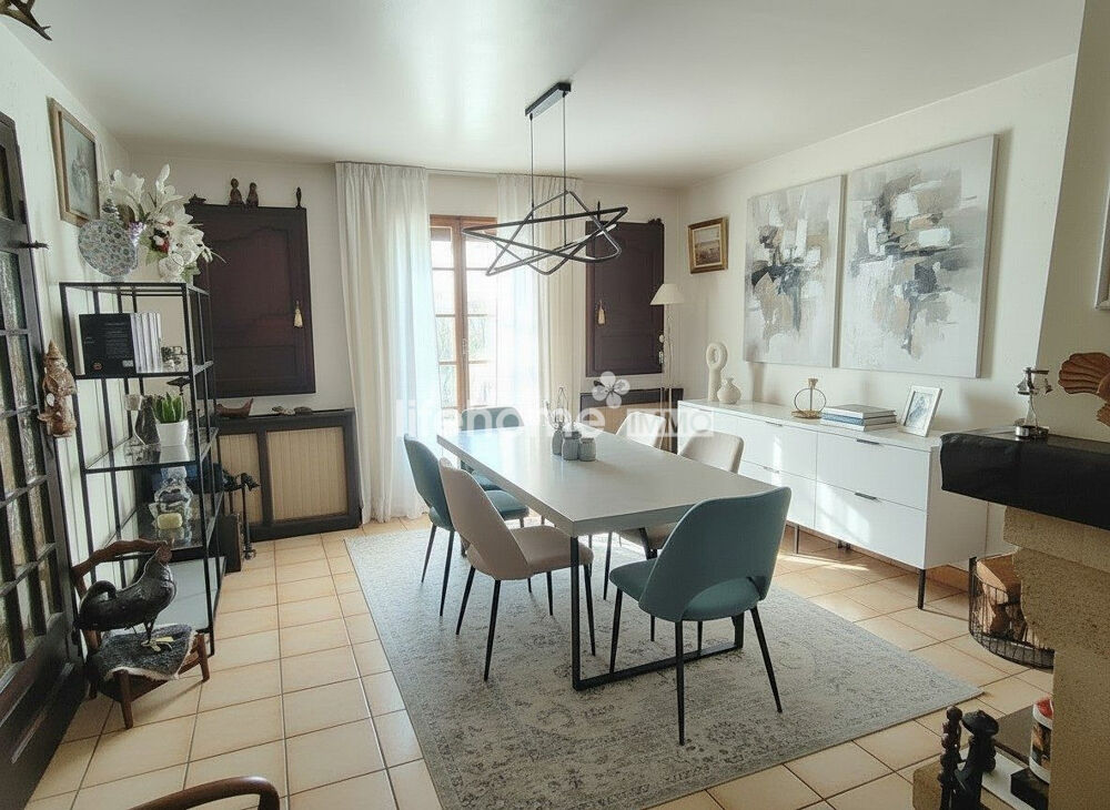 Grande maison 253 m²  2 logements  terrain 1300 m²  s