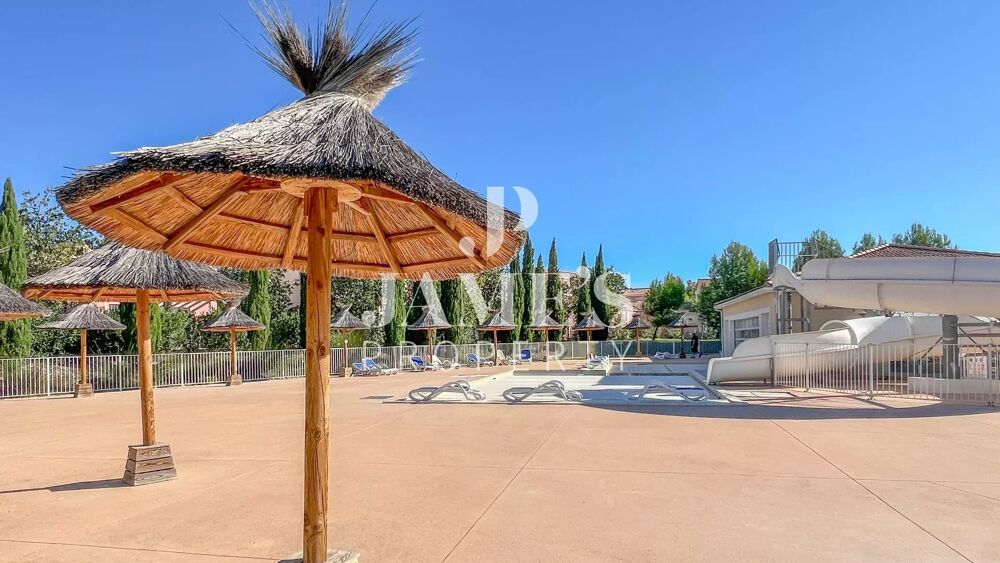 Appartement en résidence de vacances - Paradou